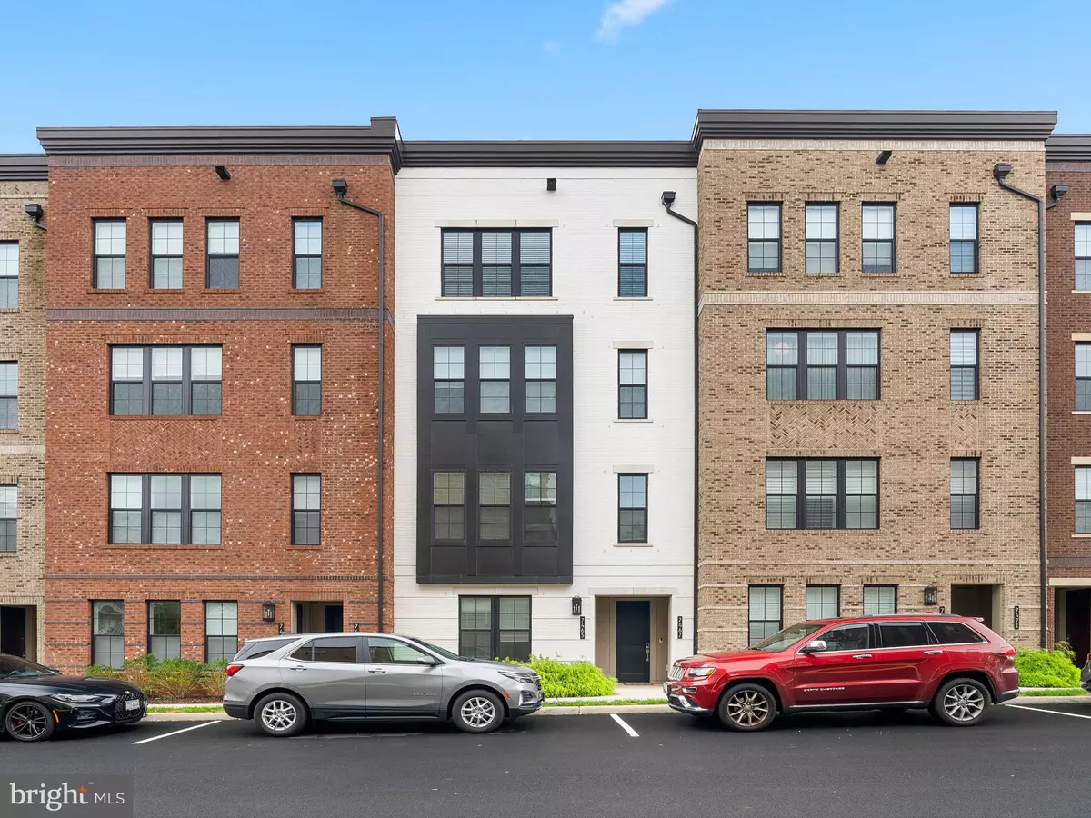 Mclean, VA 22102,7465 BACKETT WOOD TER #1215