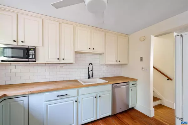 Barboursville, VA 22923,75 LUMBER LN