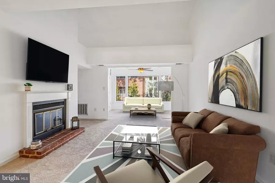 2203 HUNTERS RUN DR, Reston, VA 20191