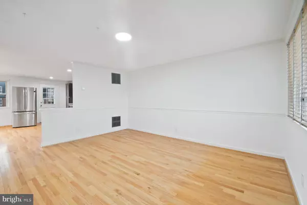 Baltimore, MD 21206,5218 DARIEN RD