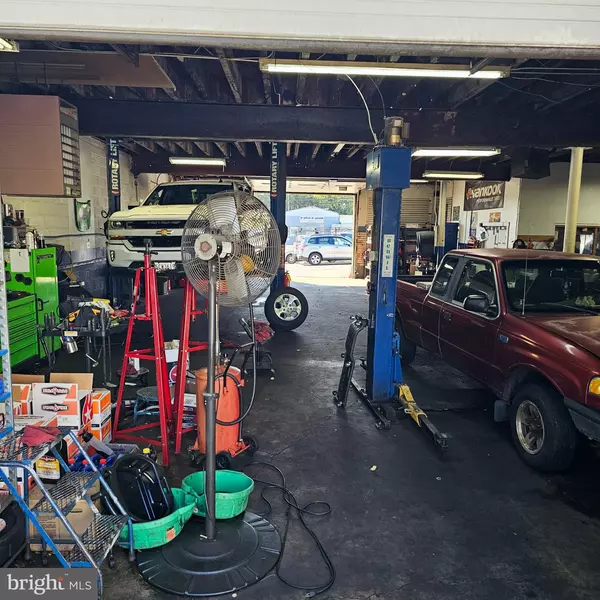 Dundalk, MD 21222,7102 GERMAN HILL RD