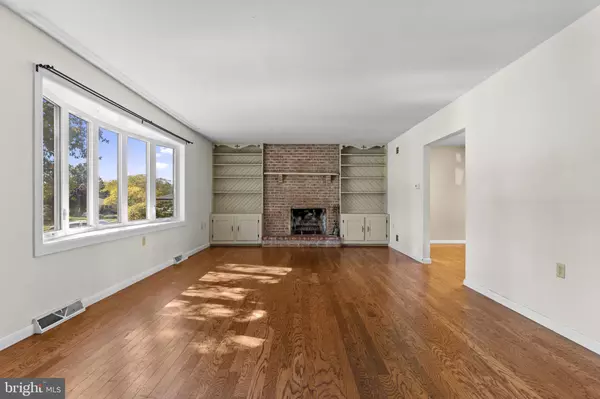 York, PA 17408,1945 NORMANDIE DR