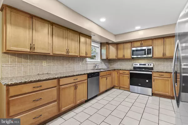 York, PA 17408,1945 NORMANDIE DR