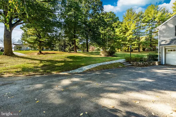 Wayne, PA 19087,657 WALKER RD