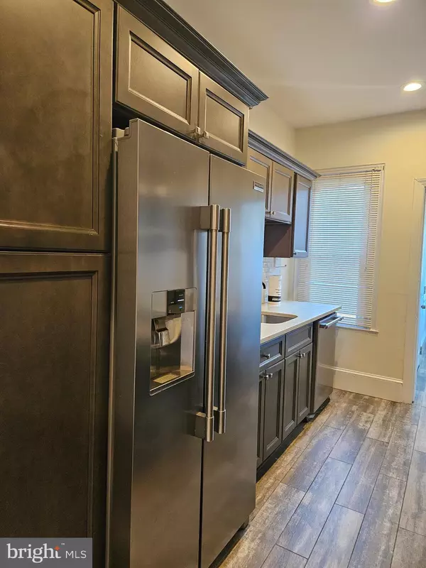 532 N EASTON RD, Glenside, PA 19038