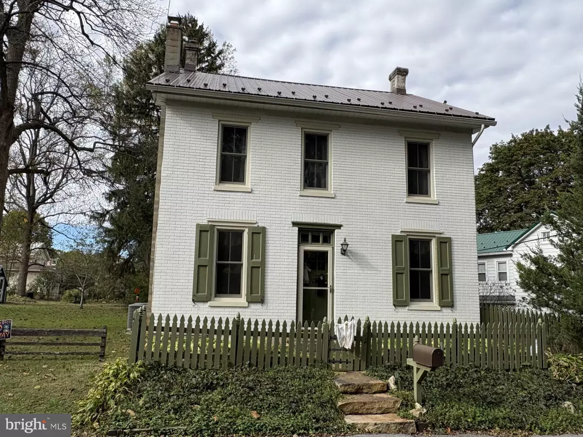 Boiling Springs, PA 17007,113 RACE ST