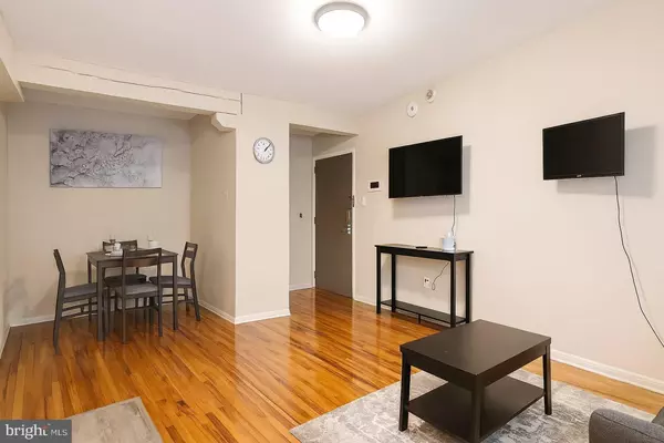 Philadelphia, PA 19147,1214 WAVERLY WALK #303