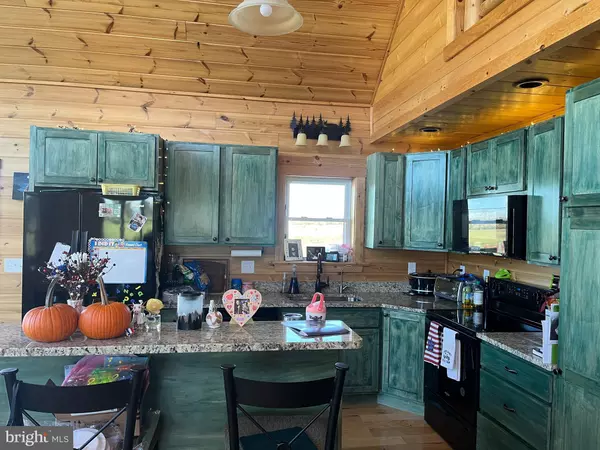 Summit Point, WV 25446,4464 LEETOWN RD