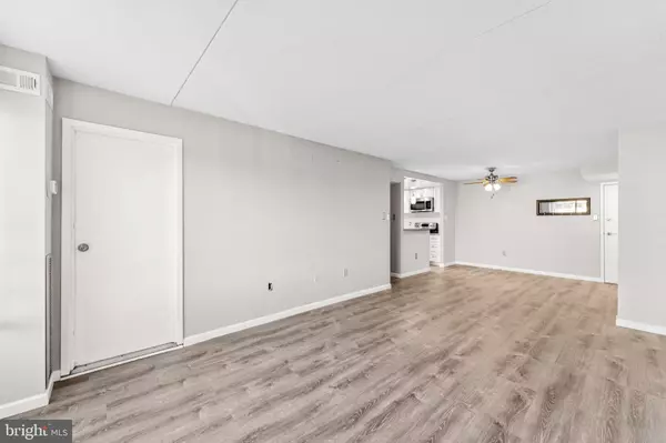 Alexandria, VA 22304,6300 STEVENSON AVE #610