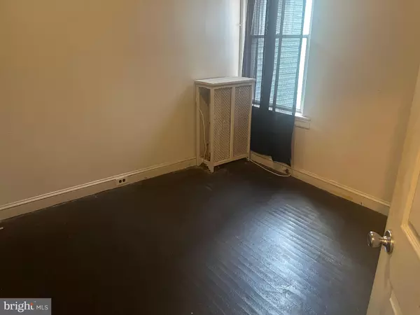 Philadelphia, PA 19138,843 E PRICE ST