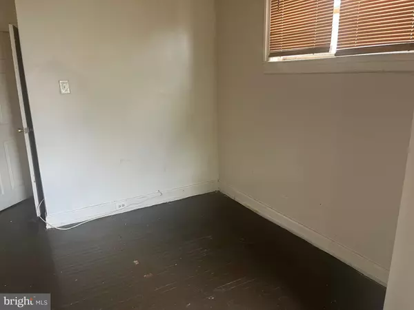 Philadelphia, PA 19138,843 E PRICE ST