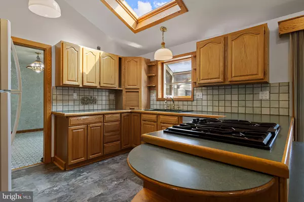 Cherry Hill, NJ 08003,16 GATEHOUSE LN