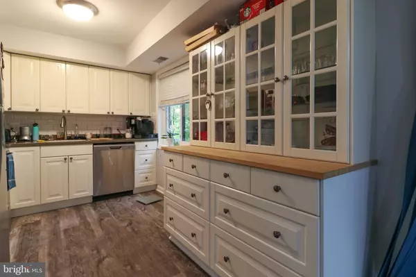 Alexandria, VA 22302,3210 S 28TH ST #404