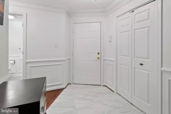 Frederick, MD 21702,2406 DOMINION DR #1B