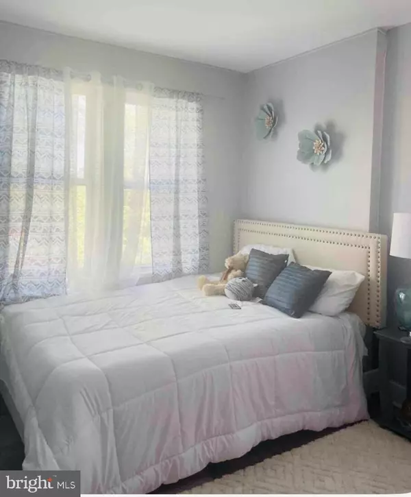 Philadelphia, PA 19153,7326 DICKS AVE