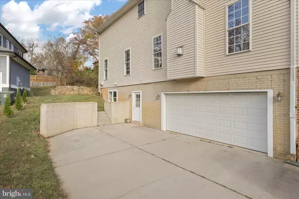 Arlington, VA 22207,2659 MILITARY RD