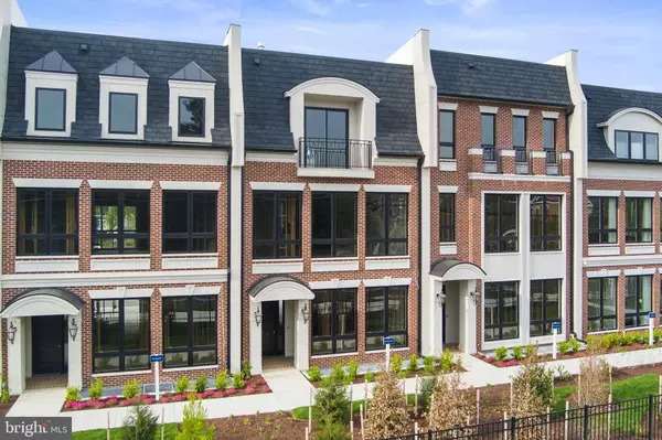 Mclean, VA 22101,7043 LIBERTY LN