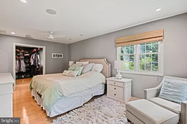 Vienna, VA 22180,8633 JANET LN