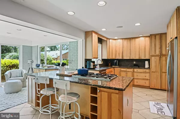 Vienna, VA 22180,8633 JANET LN