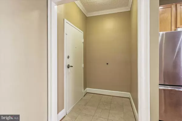 Washington, DC 20009,1401 COLUMBIA RD NW #209