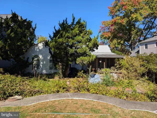 Bethesda, MD 20814,5902 IPSWICH RD