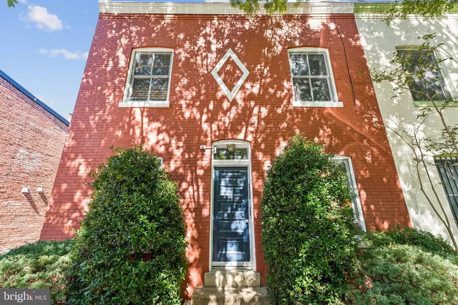 2143 NEWPORT PL NW, Washington, DC 20037