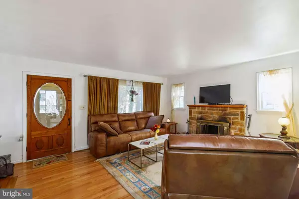 Middleburg, VA 20117,208 CHESTNUT ST