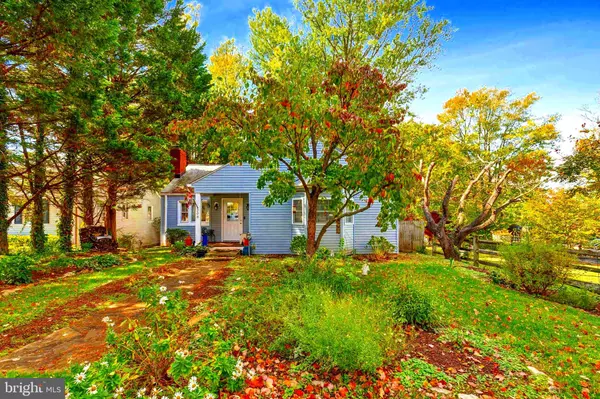 Middleburg, VA 20117,208 CHESTNUT ST