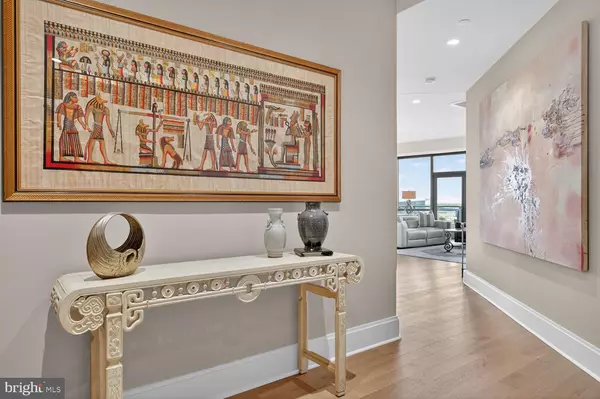 Mclean, VA 22102,7887 JONES BRANCH DR #702