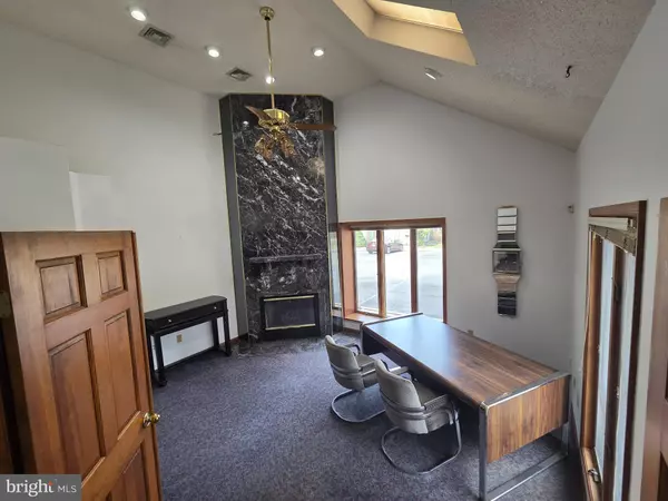 Gibbsboro, NJ 08026,146 LAKEVIEW DR S #303