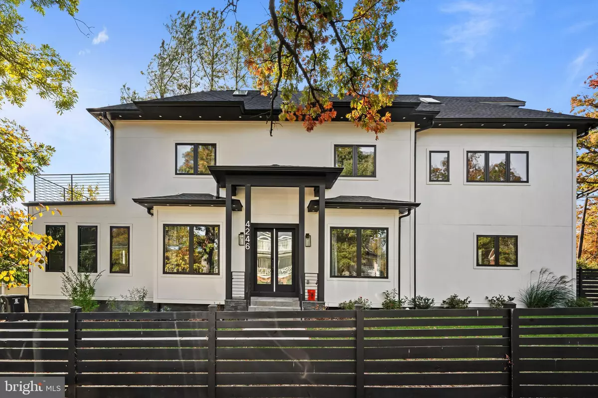 Arlington, VA 22207,4246 15TH ST N