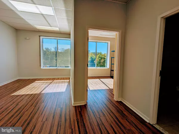 Centreville, VA 20121,14641 LEE HWY #103