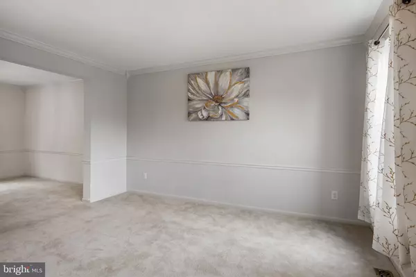 Sicklerville, NJ 08081,6 TWISTING LN