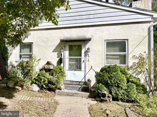 Clementon, NJ 08021,171 SILVER LAKE DR