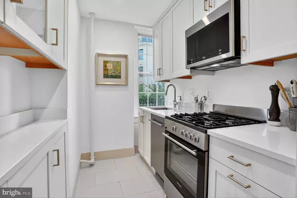 Washington, DC 20009,2227 20TH ST NW #402