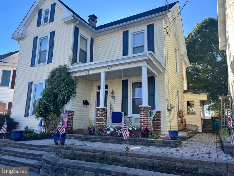 208 HAMILTON AVENUE, Waynesboro, PA 17268