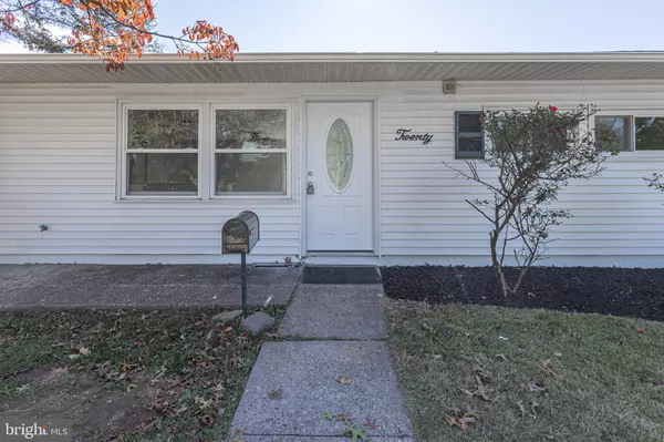 Levittown, PA 19055,20 SERPENTINE LN