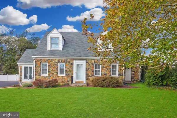 141 S NURSERY AVE, Purcellville, VA 20132