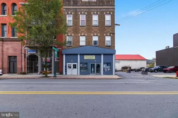 9 W 10TH ST, Tyrone, PA 16686