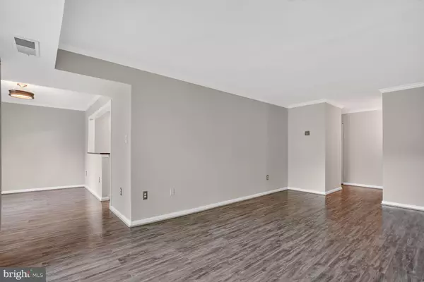 Fairfax, VA 22031,3107 BUCCANEER CT #202