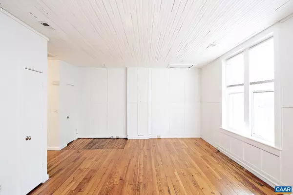 Charlottesville, VA 22903,313 E MAIN ST #A