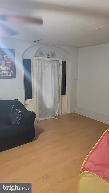 Camden, NJ 08104,2852 IDAHO RD