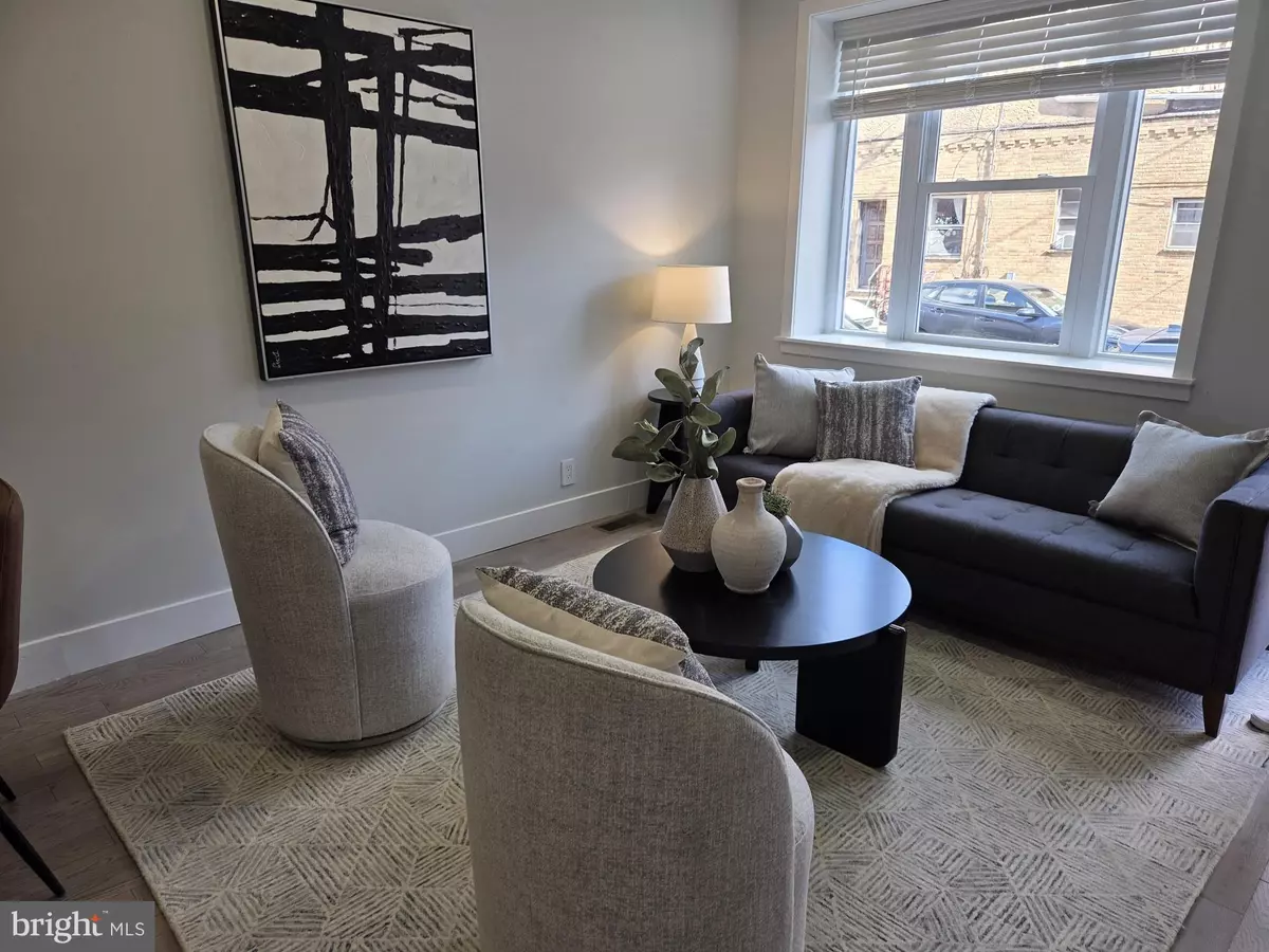 Philadelphia, PA 19148,2208 S 10TH ST S