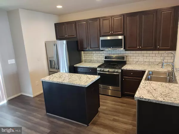 Glen Burnie, MD 21061,338 WHITE OAK WAY