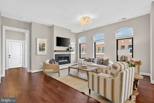 Leesburg, VA 20175,3 STATIONMASTER ST SE #402