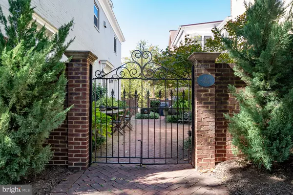 Alexandria, VA 22314,411 S COLUMBUS ST #8