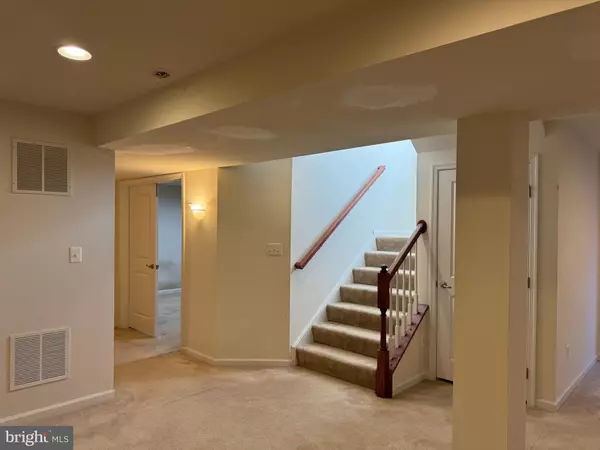 Woodbridge, VA 22193,3238 FLEDGLING CIR