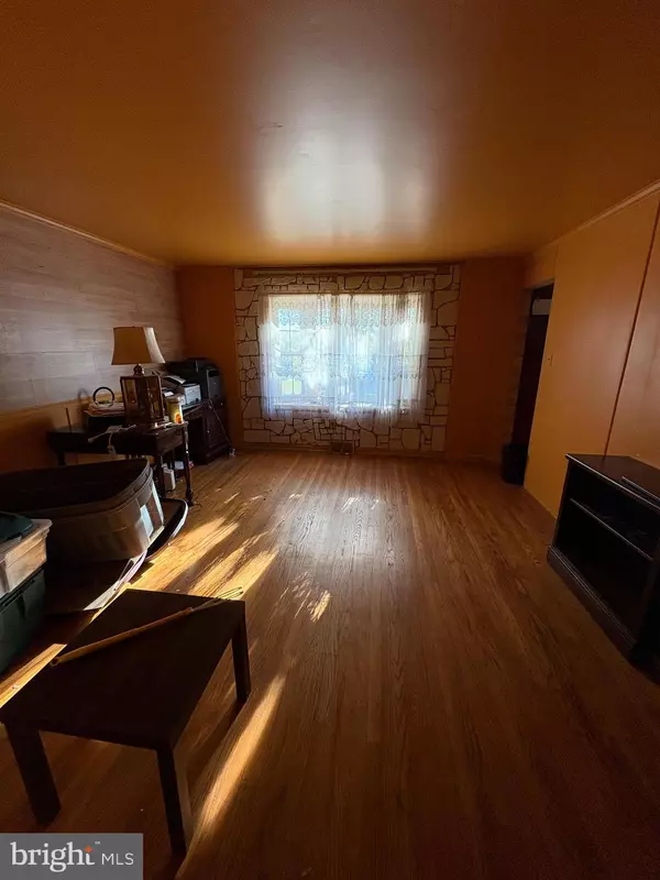 Feasterville Trevose, PA 19053,737 LYNWOOD DR