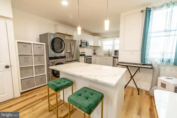 Philadelphia, PA 19153,7337 CHELWYNDE AVE