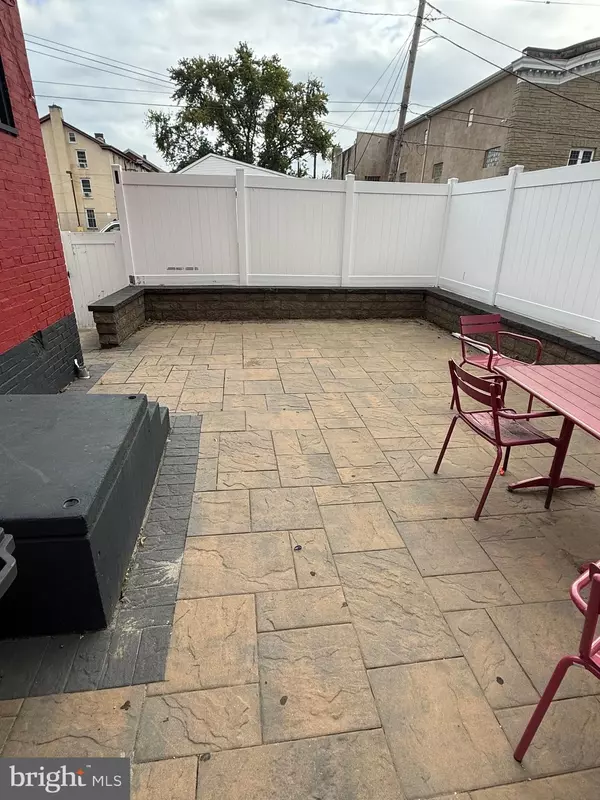 Coatesville, PA 19320,304 W LINCOLN HWY
